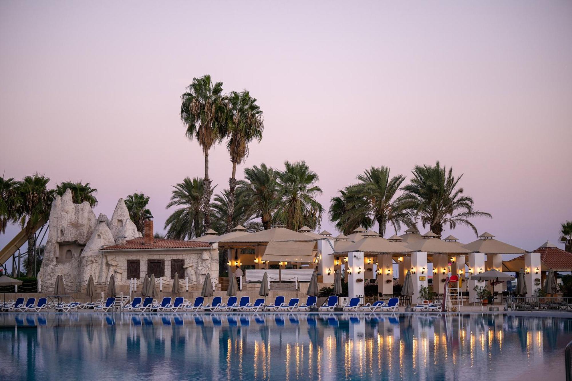Adora Hotel & Resort Belek Eksteriør billede